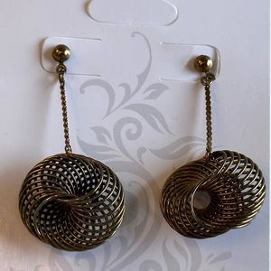 Dark brass retro hanging earrings